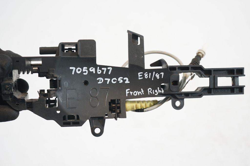 Front door exterior handle/bracket (7)