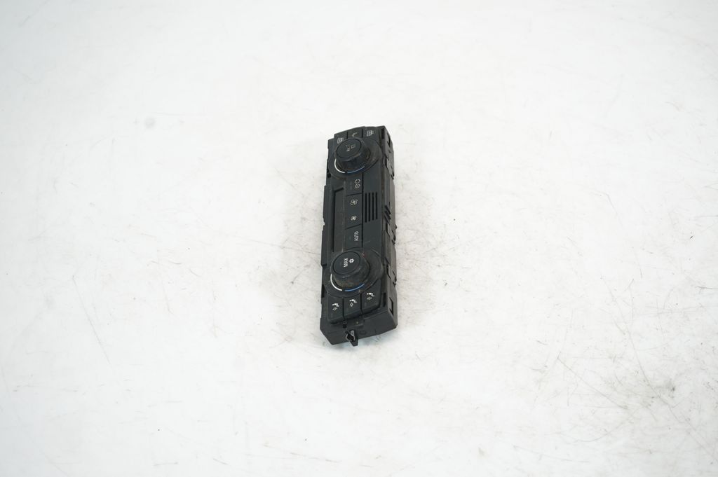 Climate control unit (4)