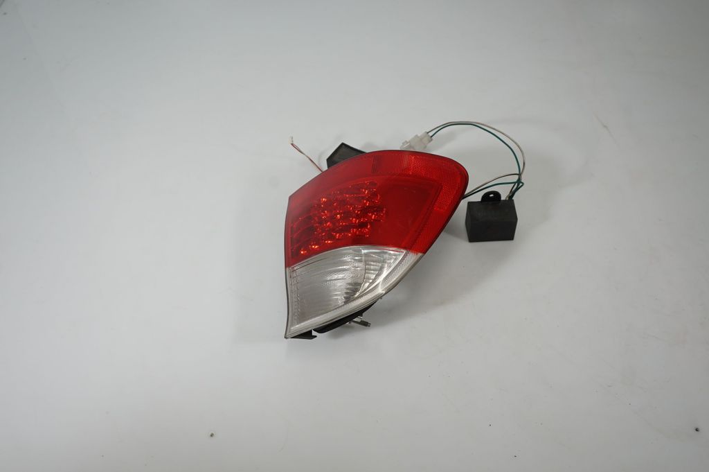 Rear/tail lights (3)