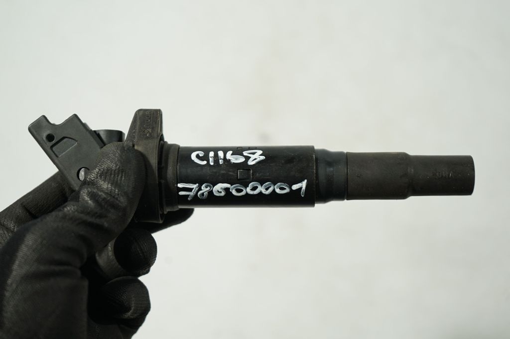 High voltage ignition coil (7)