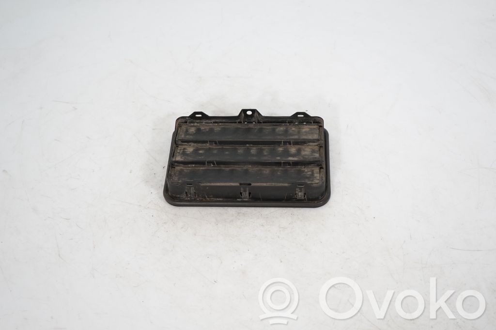 Quarter panel pressure vent (5)