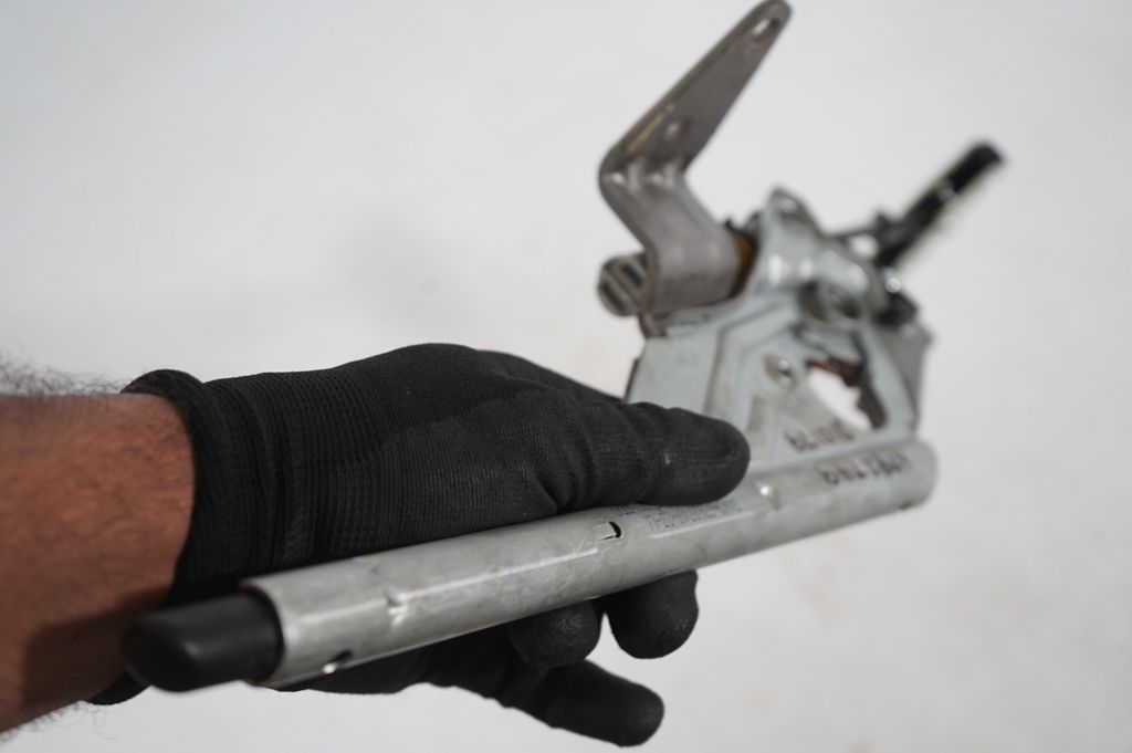 Handbrake/parking brake lever assembly (7)