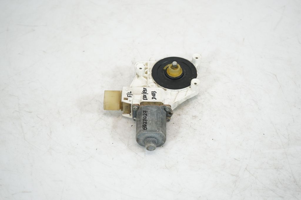 Front door window regulator with motor (4)