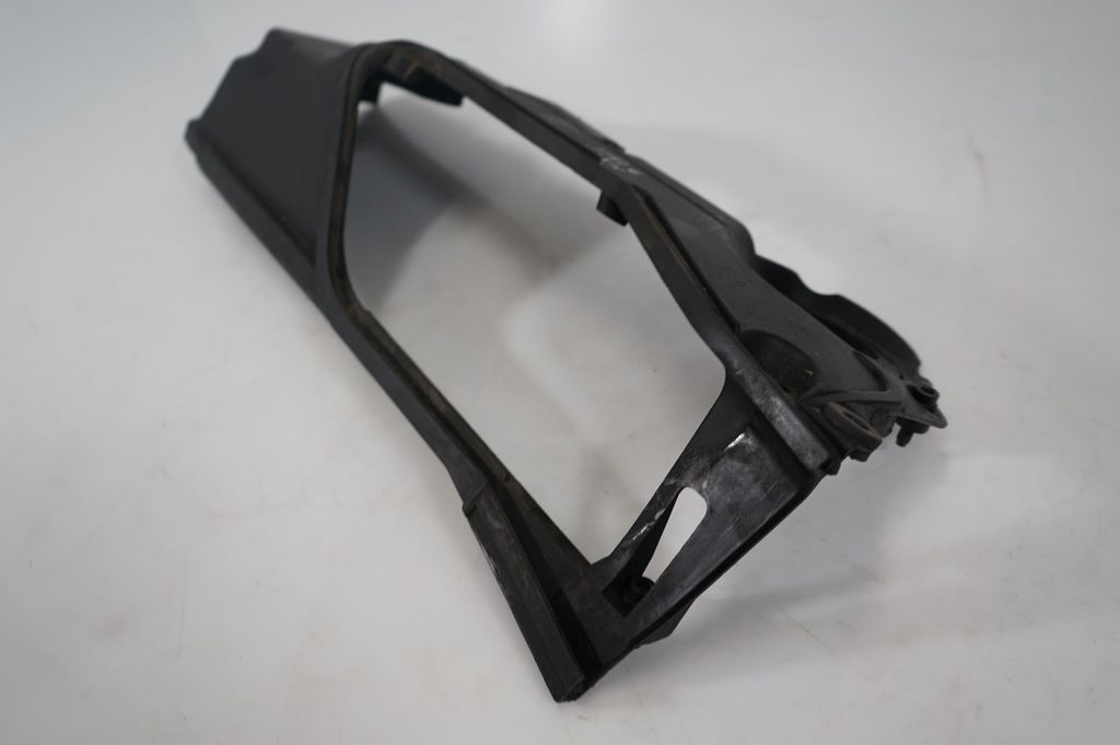 Engine cover (trim) (7)