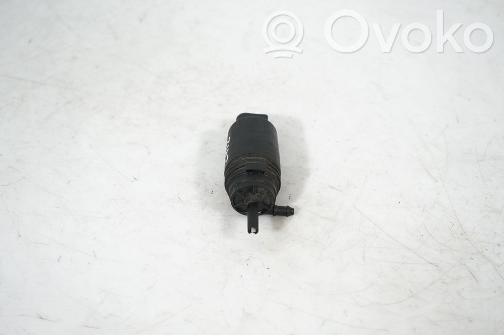 Windscreen/windshield washer pump (6)