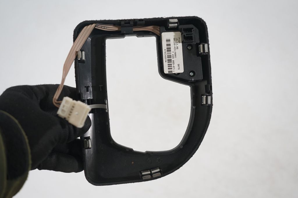 Gear shifter surround trim plastic (6)