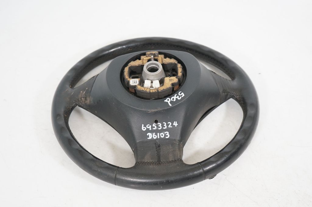 Steering wheel (5)