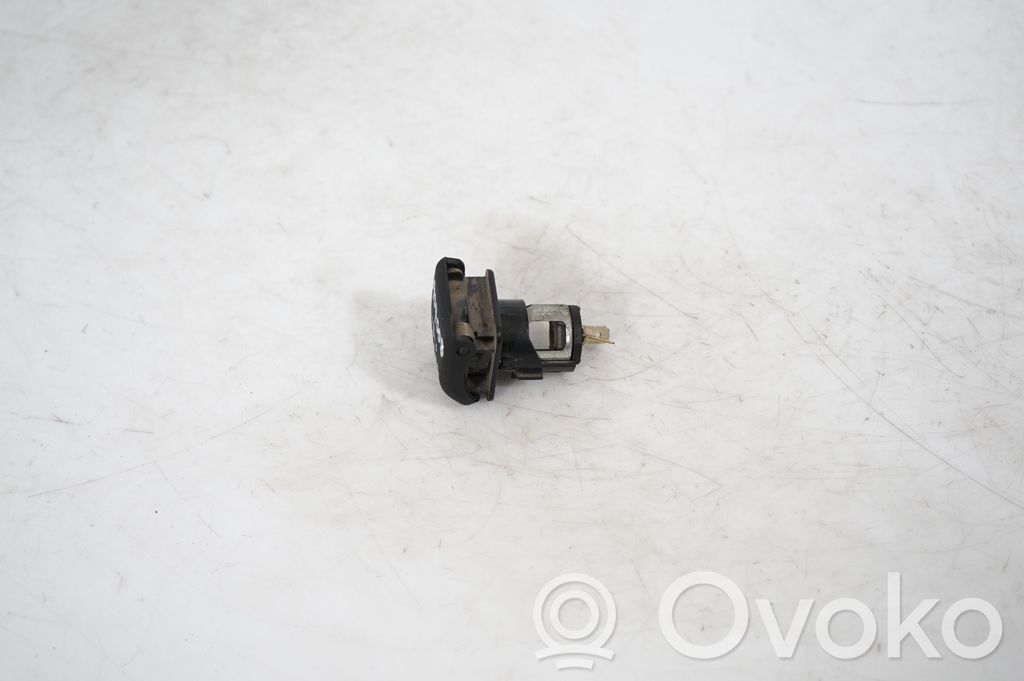 12 V Socket (rear) (2)