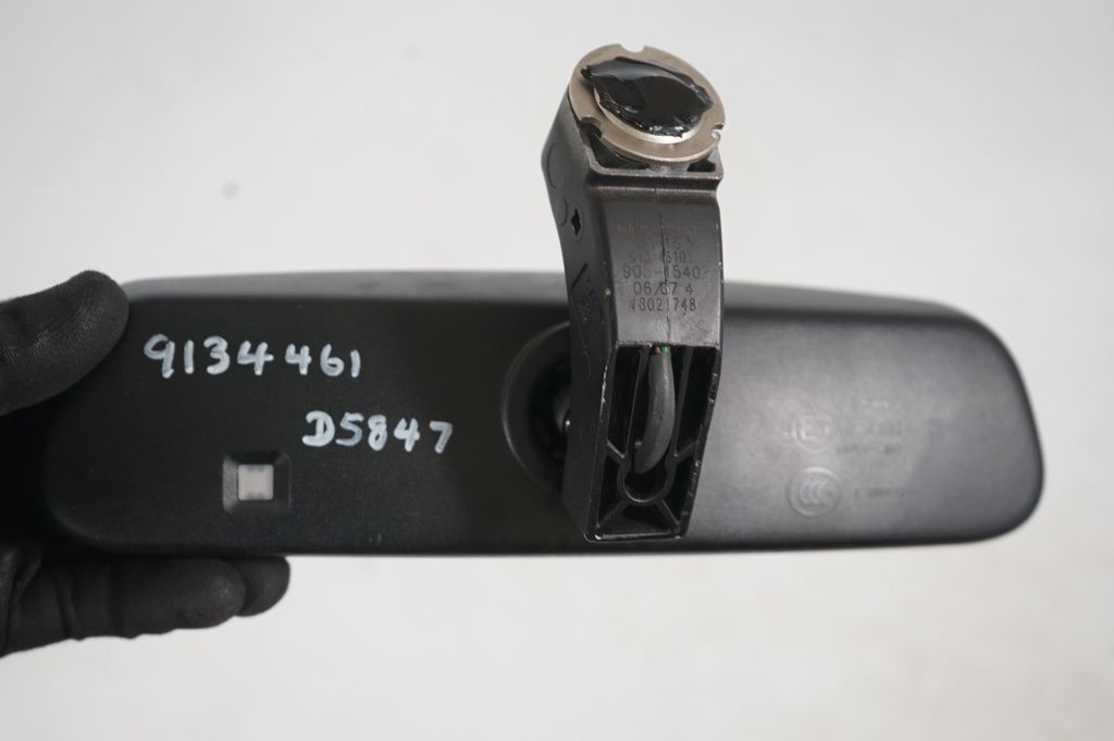 Rear view mirror (interior) (8)