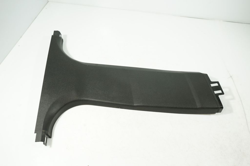 (B) pillar trim (bottom) (2)