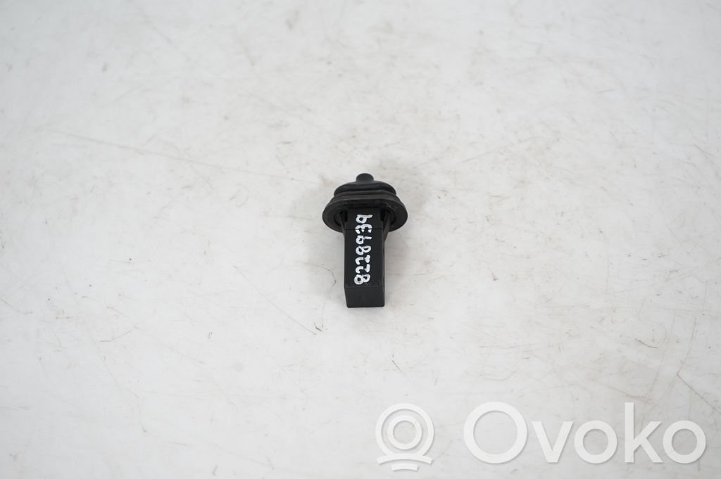 Fuel tank cap lock (4)