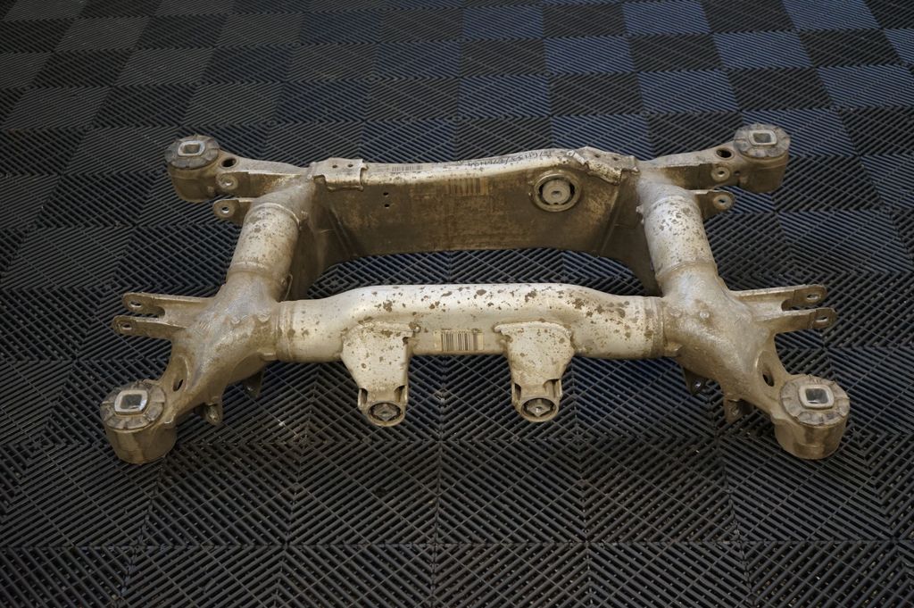 Rear subframe (3)