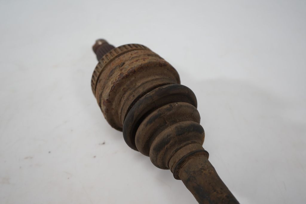 Rear driveshaft (7)