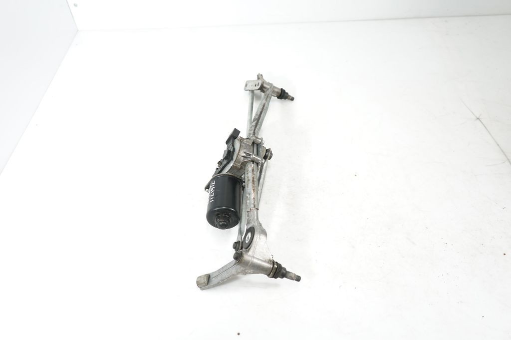 Front wiper linkage and motor (2)