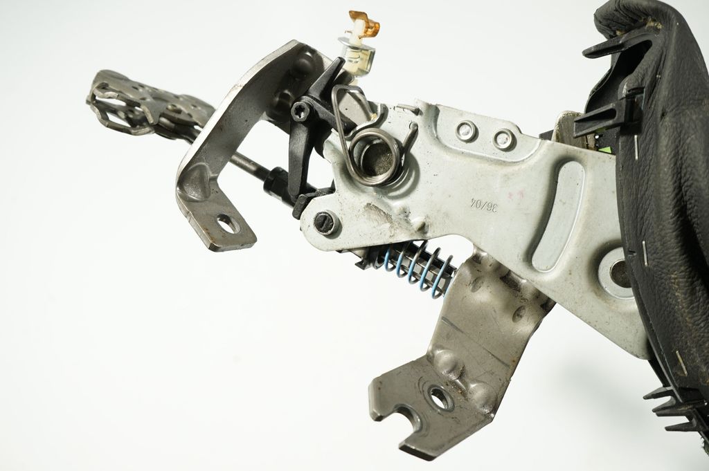 Handbrake/parking brake lever assembly (8)