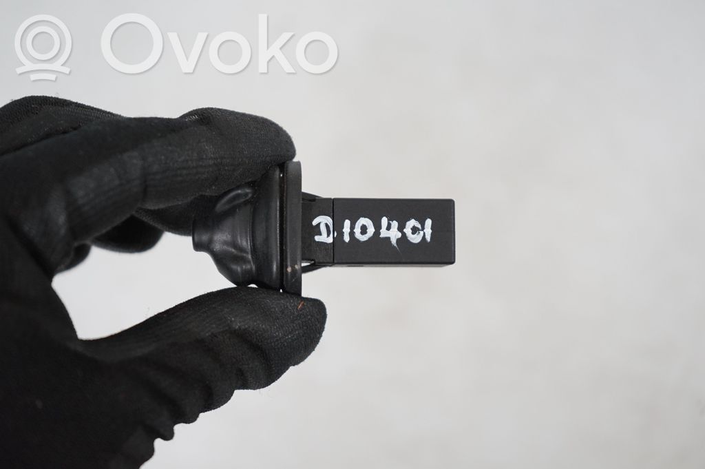 Fuel tank cap lock (7)