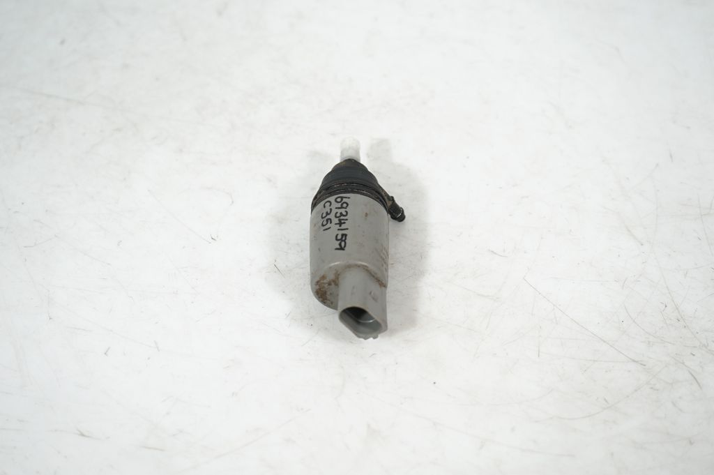 Windscreen/windshield washer pump (2)