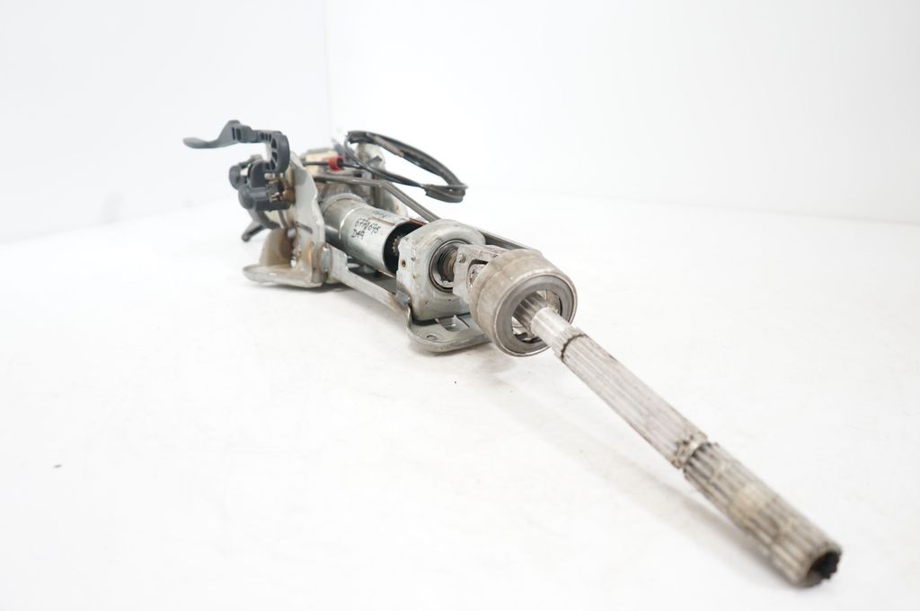 Steering wheel axle (7)