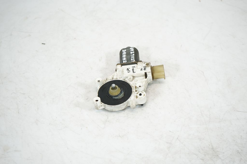 Front door window regulator with motor (2)