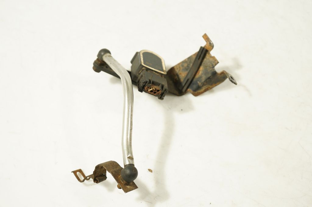 Headlight/headlamp level sensor (2)