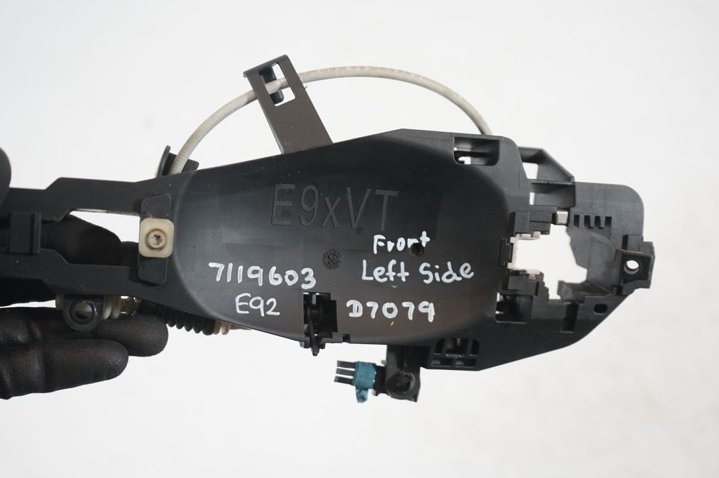 Front door coupe exterior handle/bracket (6)