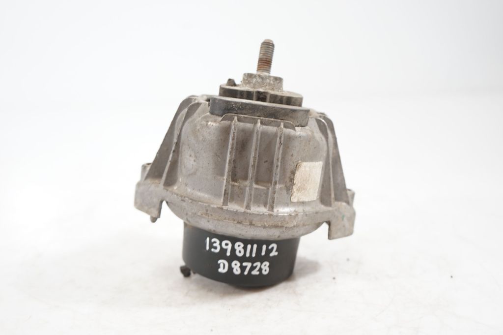 Engine mount bracket (5)