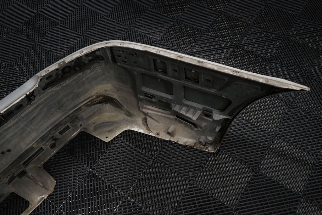 Rear bumper (11)