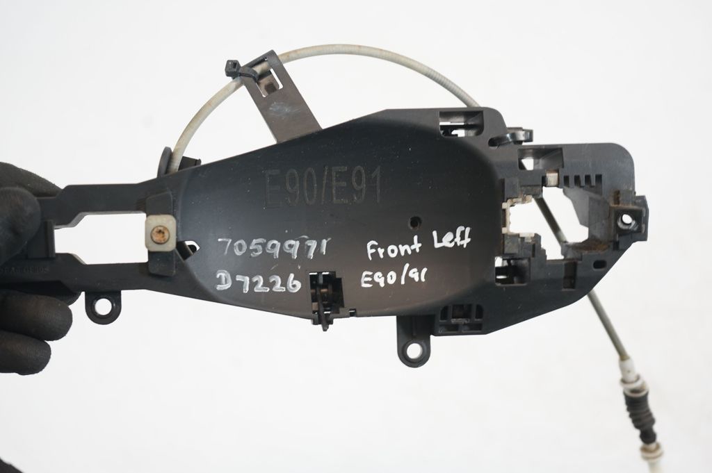 Front door exterior handle/bracket (7)