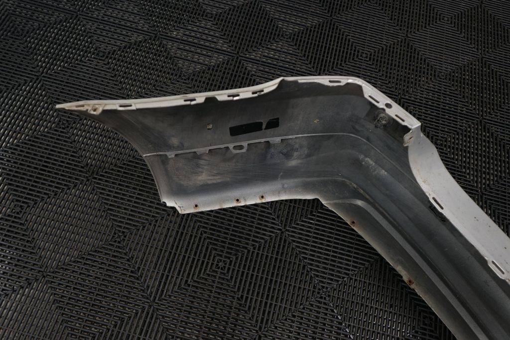 Rear bumper (10)