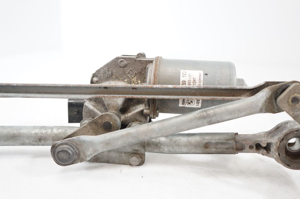 Front wiper linkage and motor (8)