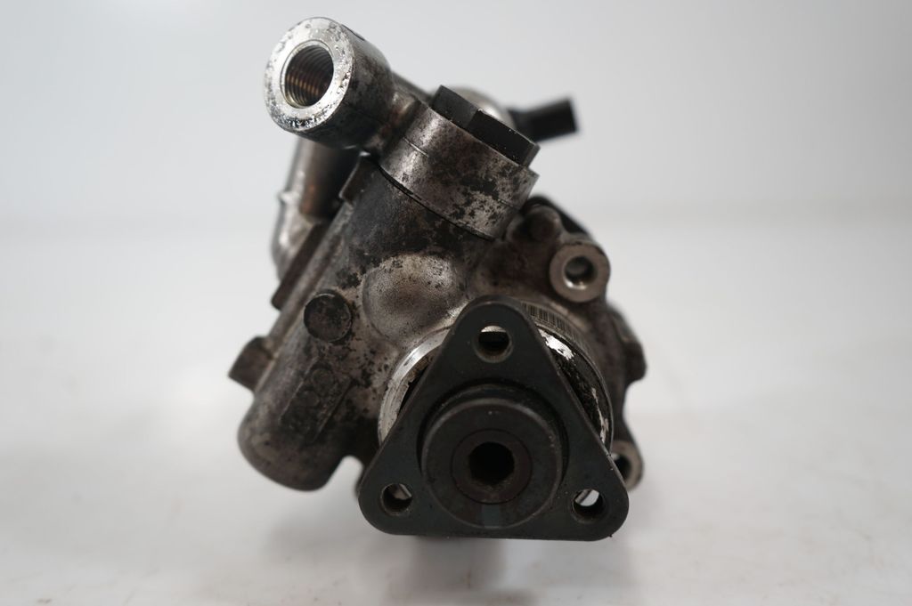 Power steering pump (9)