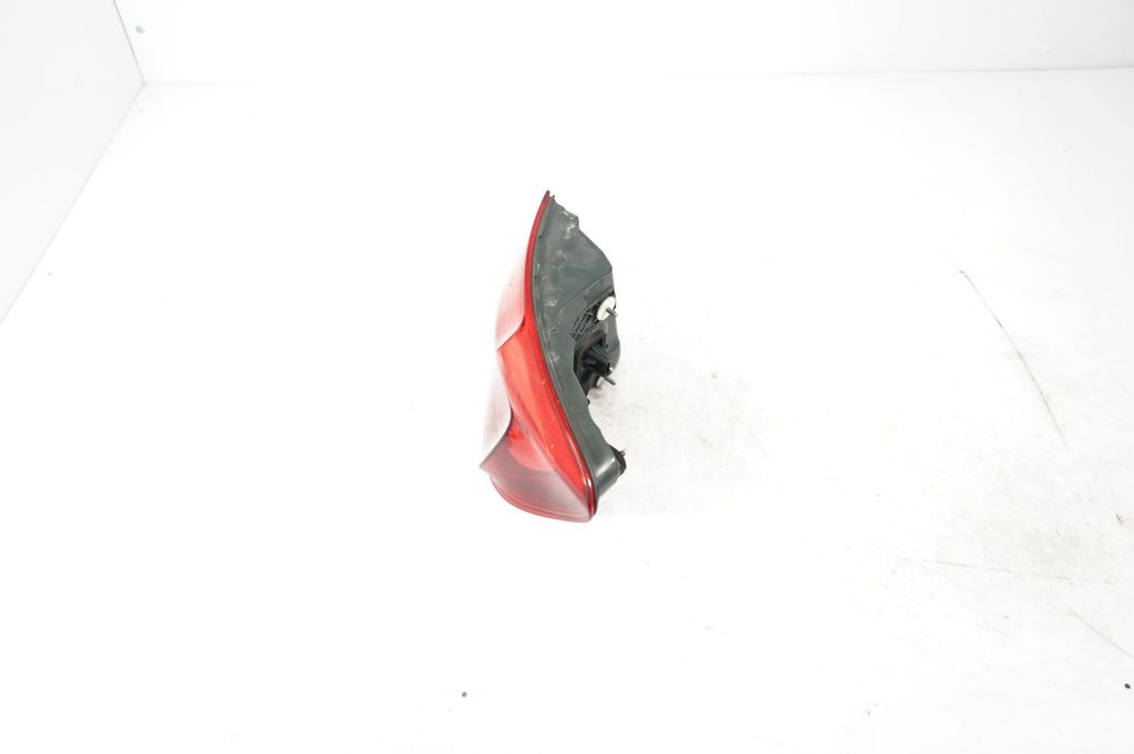 Rear/tail lights (2)