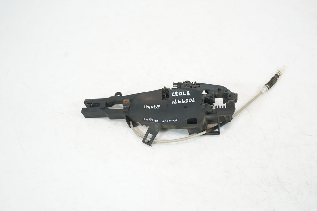 Front door exterior handle/bracket (3)