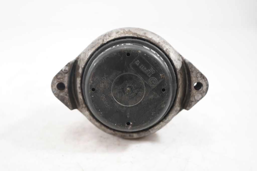 Engine mount bracket (6)