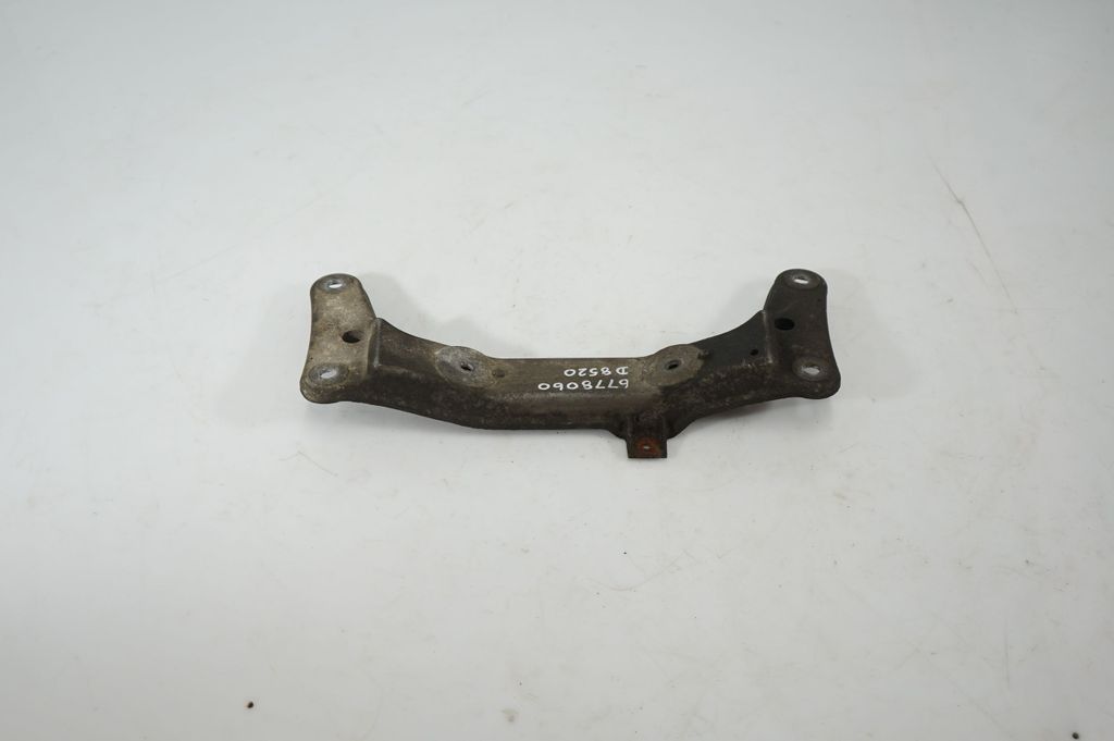 Gearbox mounting bracket (3)