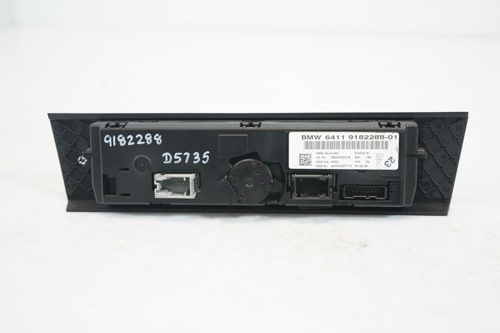Climate control unit (9)
