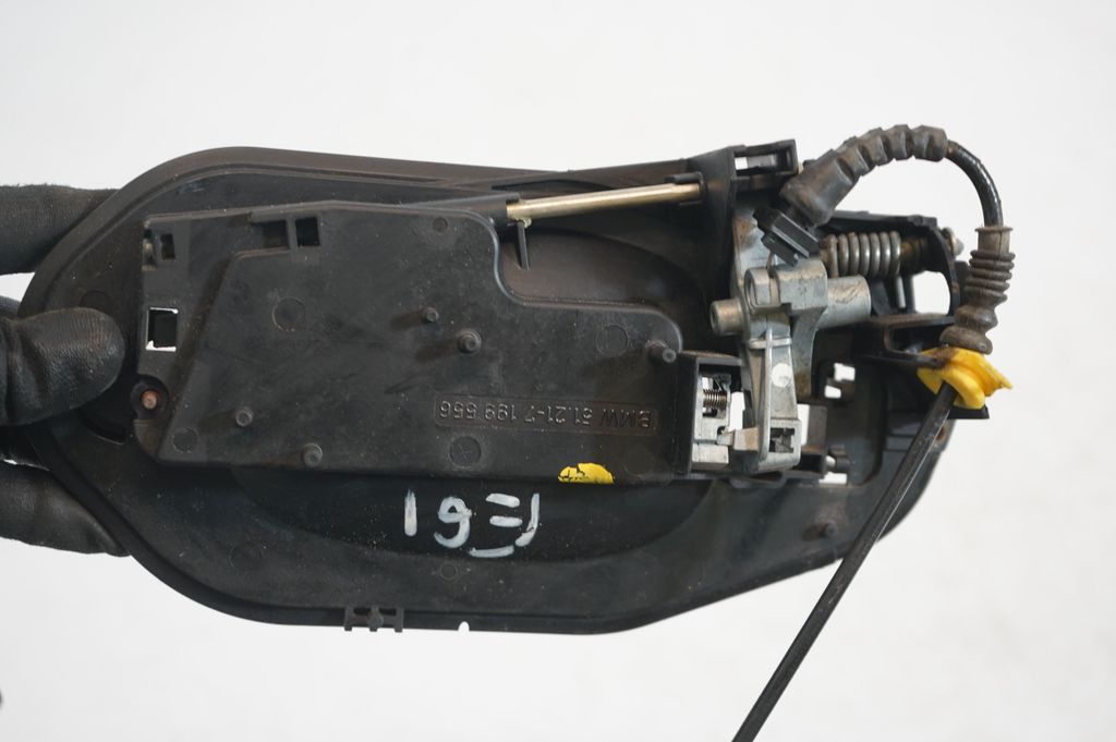 Front door exterior handle (6)