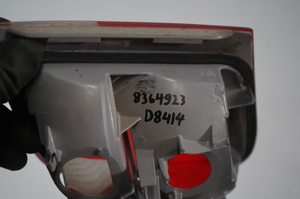 Tailgate rear/tail lights (7)