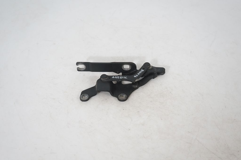 Engine bonnet/hood hinges (3)