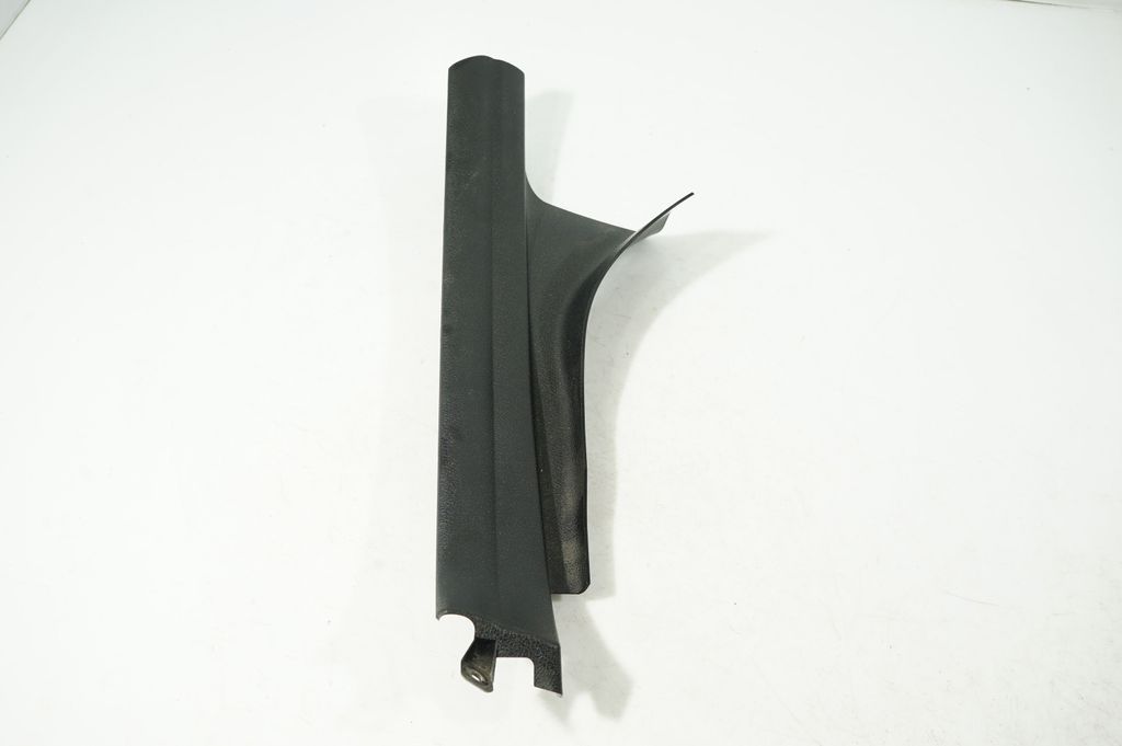 Rear sill trim cover (9)