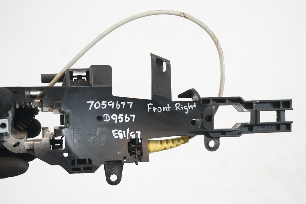 Front door exterior handle/bracket (8)