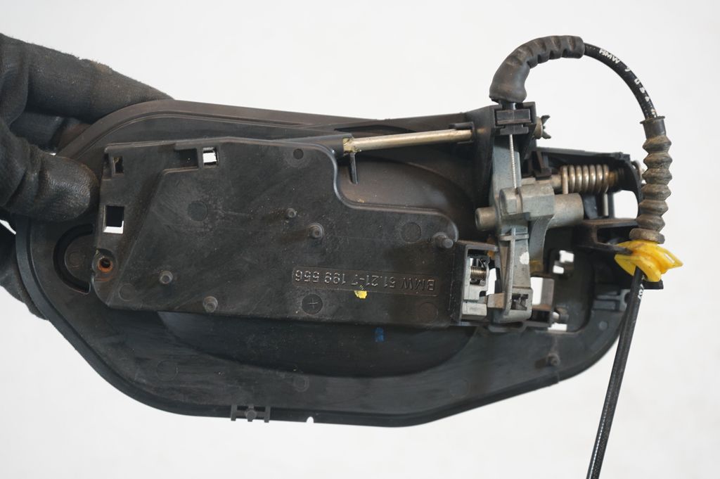 Front door exterior handle (6)