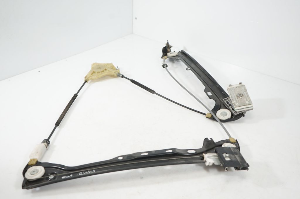 Front door window regulator with motor (6)