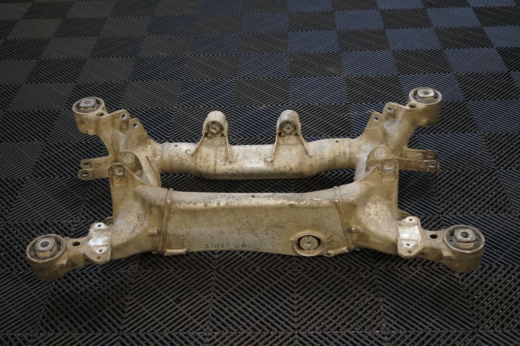 Rear subframe (5)