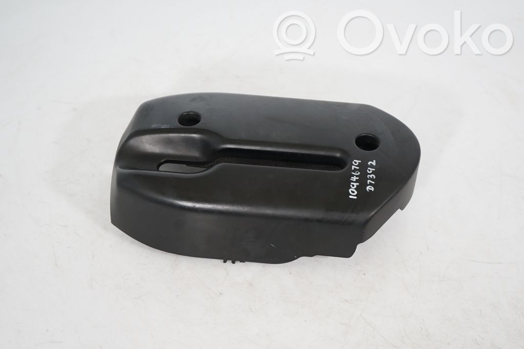 Steering wheel column trim (4)