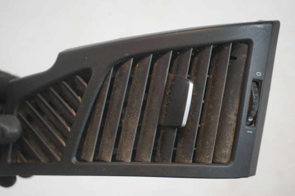Dashboard side air vent grill/cover trim (8)