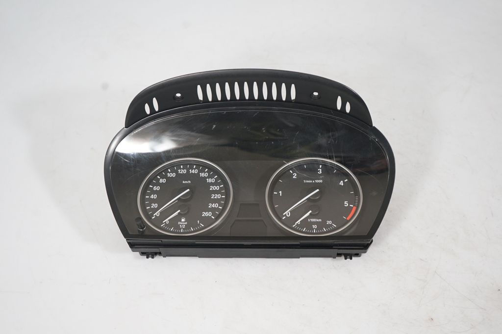 Speedometer (instrument cluster)