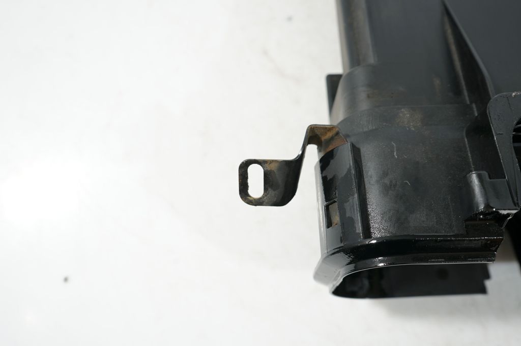 Other engine bay part (8)