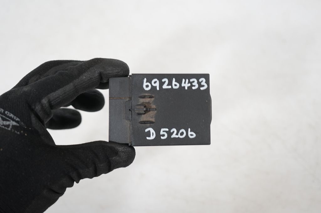 Seat control module (9)