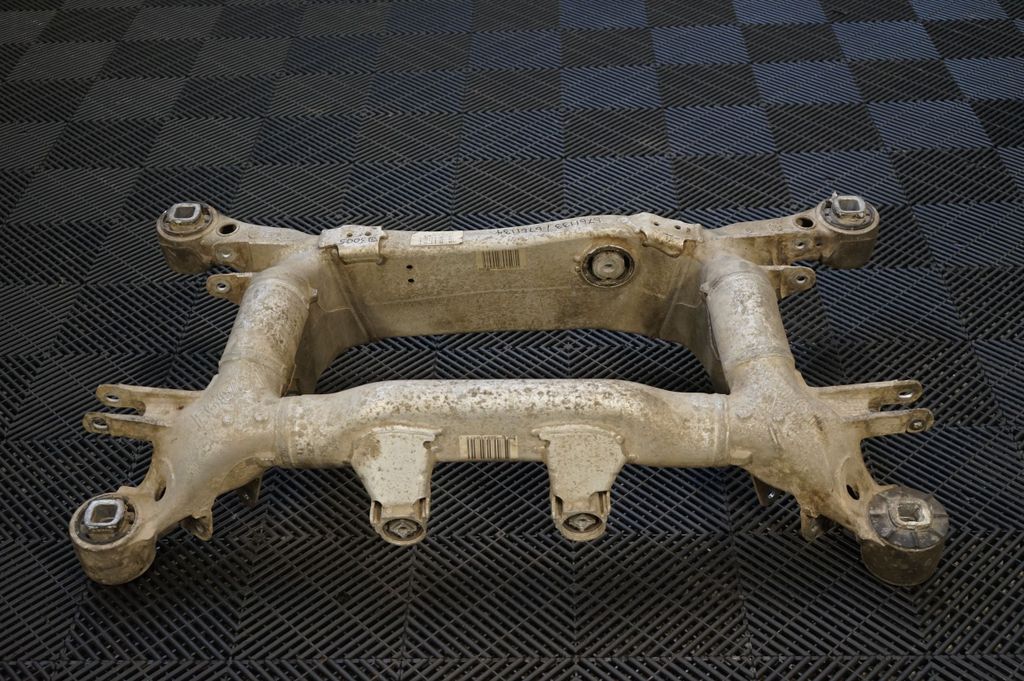 Rear subframe (3)